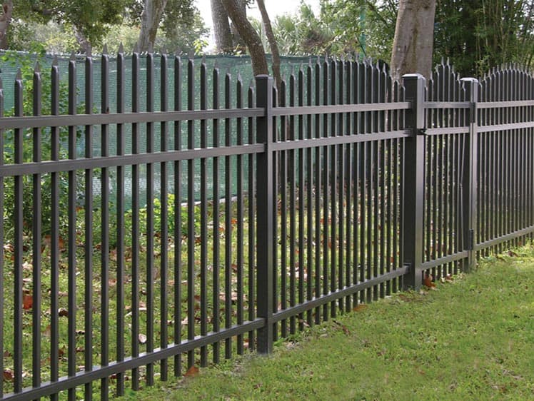 black fence http://144.208.71.189/~sfrdev6/wp-content/uploads/2020/06/black-fence.jpg