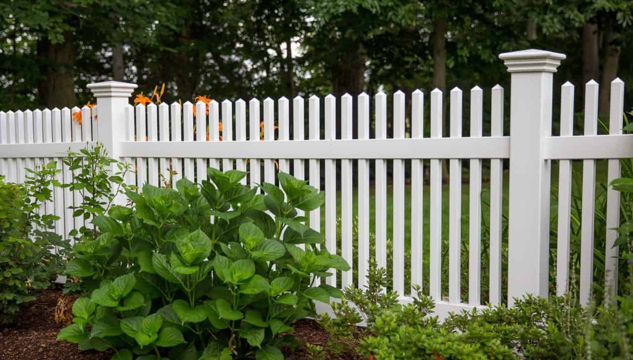 What Can You Learn from Customer Reviews of a Fort Pierce Fence Company?