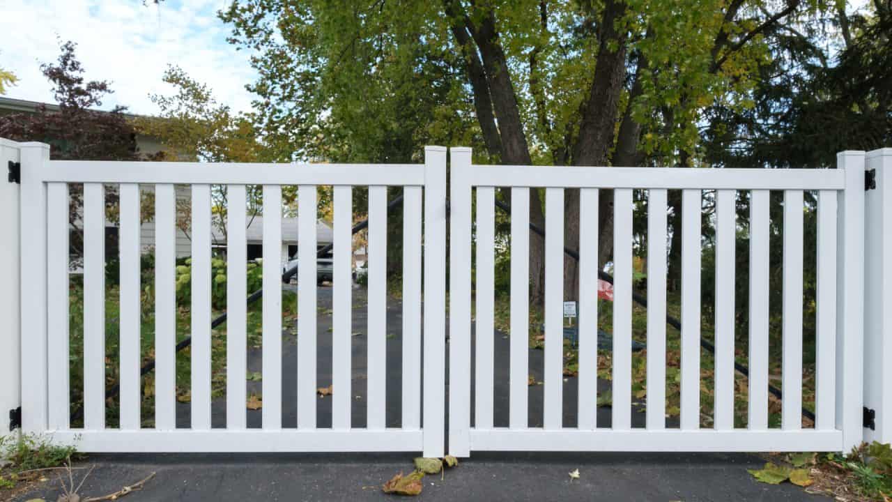 Estero fence contractor white vinyl fence