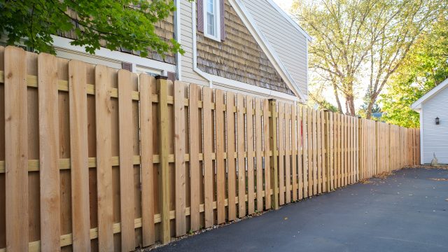 Pros and Cons of Hiring a Cedar Park Fence Builder