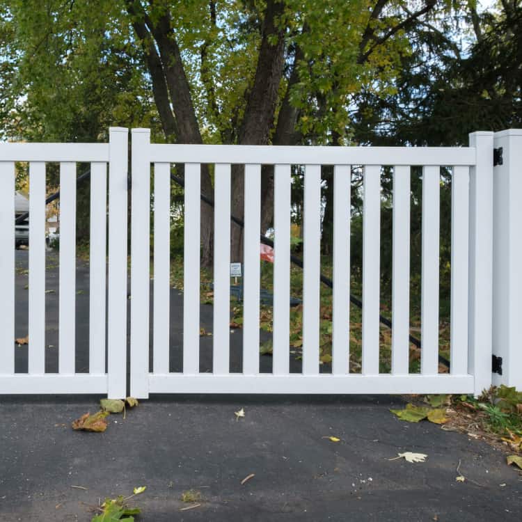 vinyl fence costs vinyl fence costs