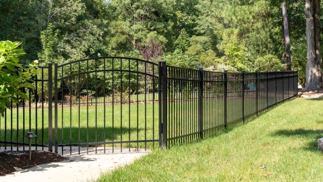 Why Should You Get West Melbourne and Melbourne Aluminum Fencing That Has a Powder Coating? Why Should You Get West Melbourne and Melbourne Aluminum Fencing That Has a Powder Coating?