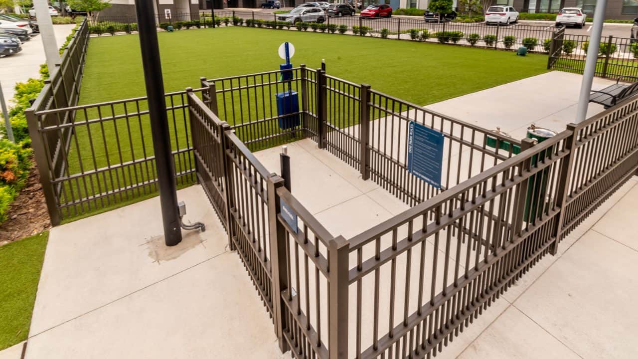 aluminum fence contractors near me