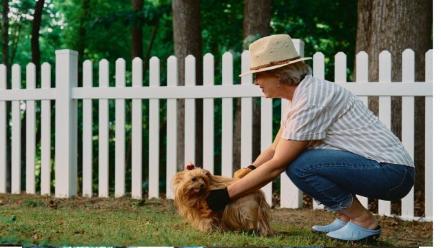 white vinyl picket fences