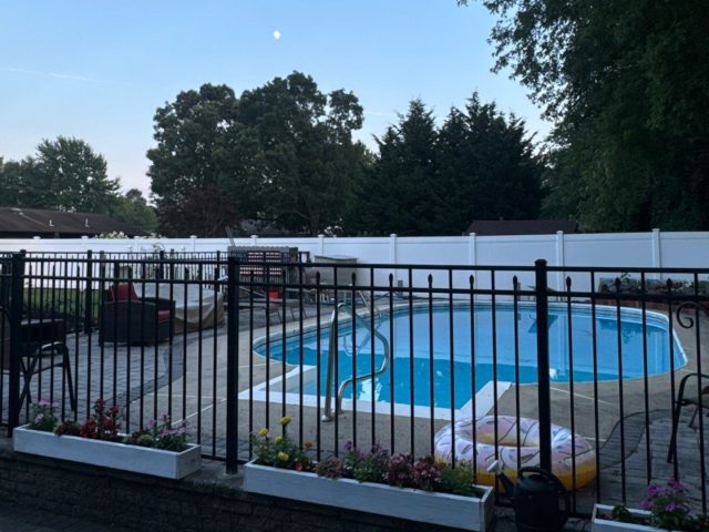 Which Are the Best Materials for a Safe and Durable Pool Fence NJ?
