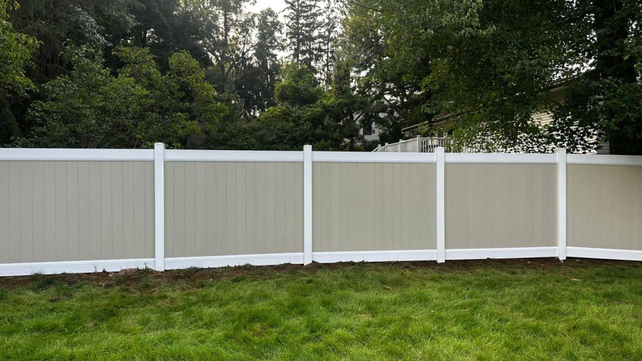 vinyl fence contractors
