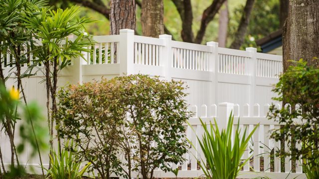 KC vinyl fence company