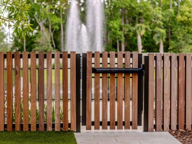 How to Find the Best Wood Fence Contractors Near Me and Get Free Quotes Fast